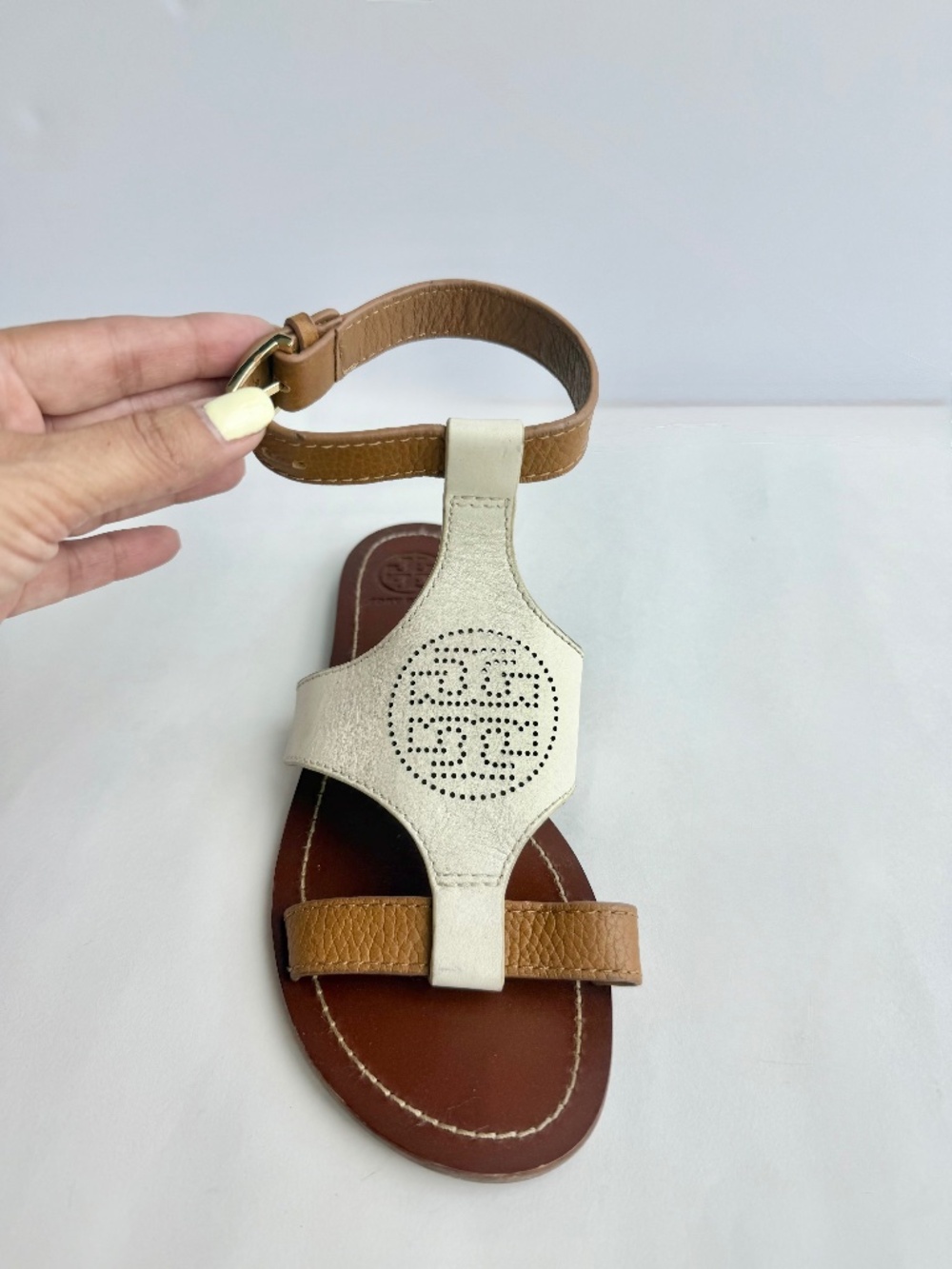 Tory Burch Leather Sandals Tan Cream  (off white)Logo Flat Size 5.5